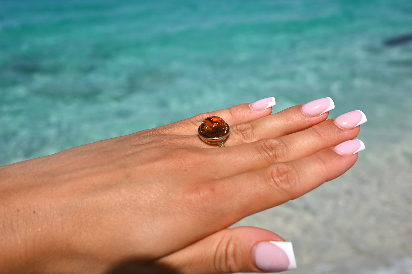 Pierścionek Bursztynowa Aura, Koniakowy, Pozłacane srebro