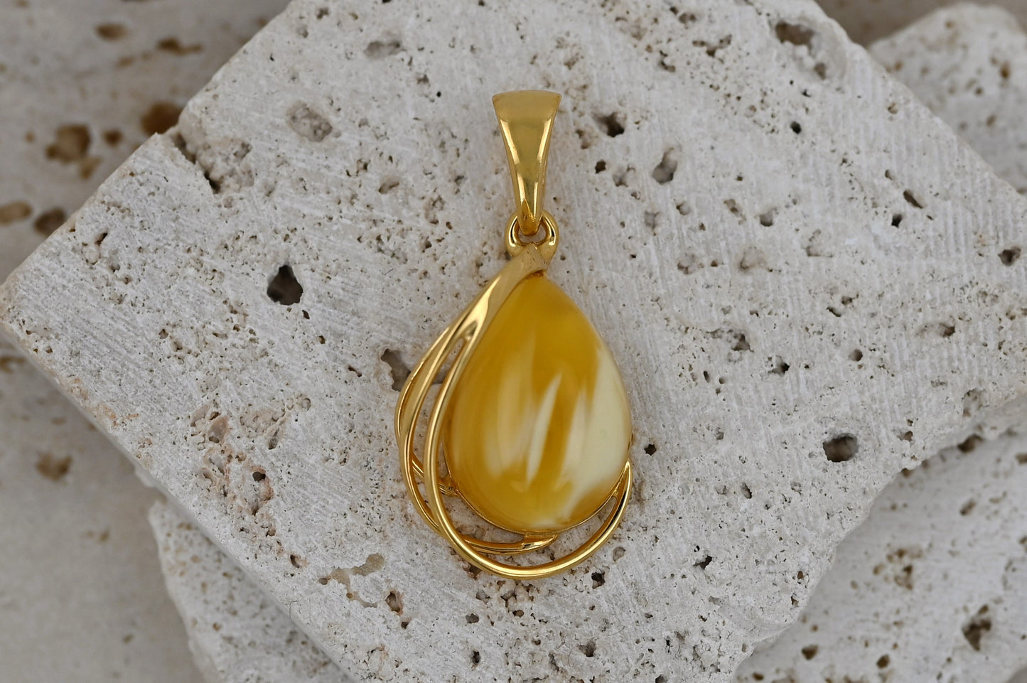 Unikatowy Wisiorek Bursztynowa Harfa, Mleczny, Pozłacane Srebro 925