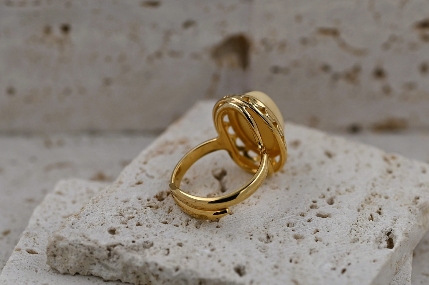Amber Elegance Ring, Milky, Gold-plated Silver
