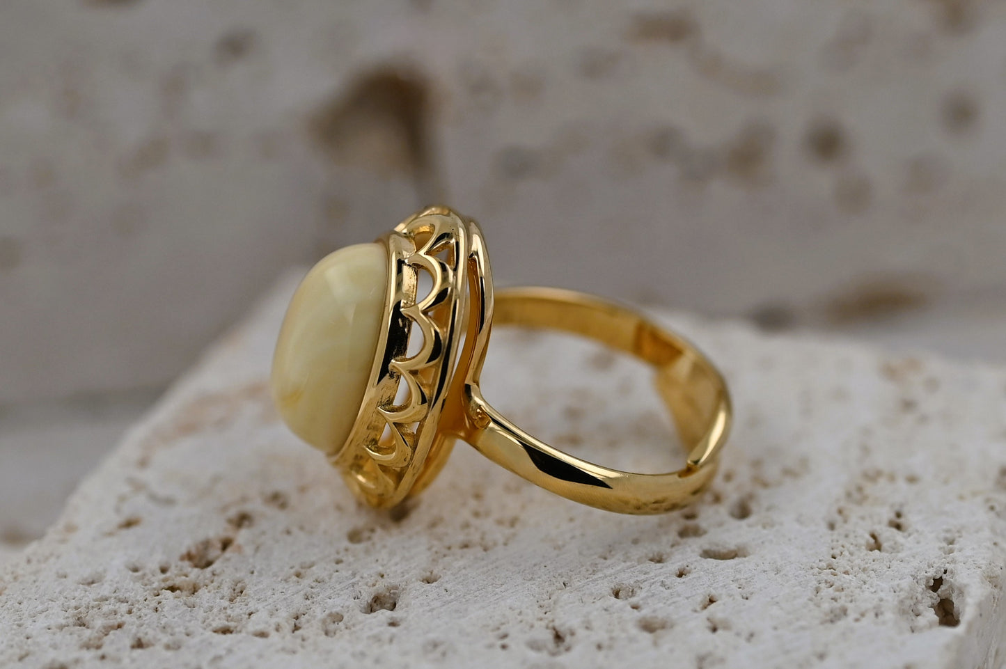 Amber Elegance Ring, Milky, Gold-plated Silver