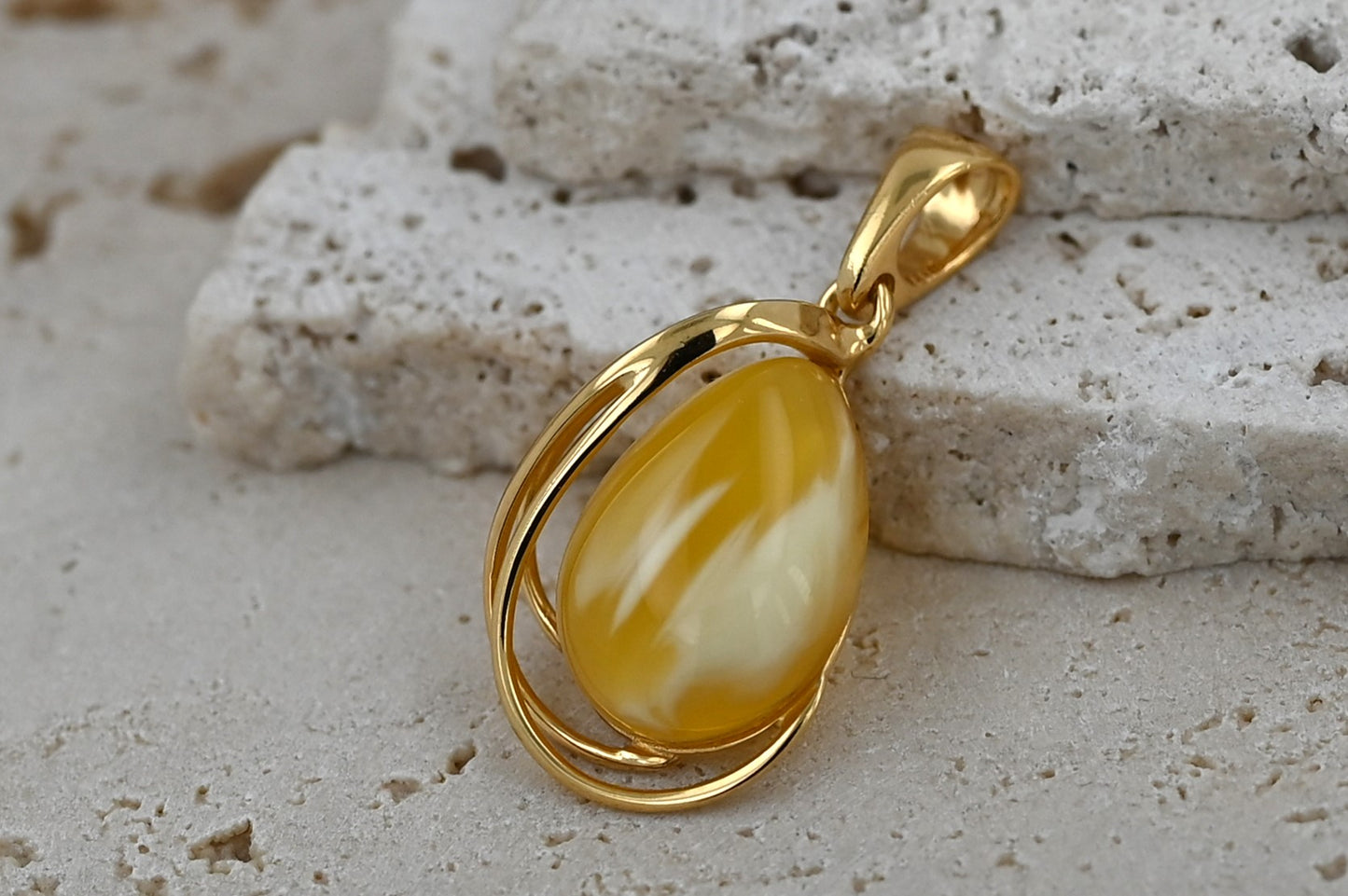 Unikatowy Wisiorek Bursztynowa Harfa, Mleczny, Pozłacane Srebro 925