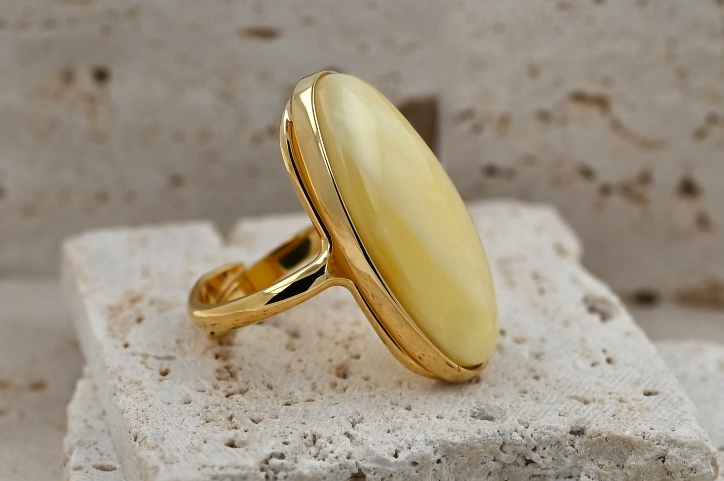 Duży Unikatowy Pierścionek Mleczny Bursztynowy, Unikat, Pozłacane Srebro 925