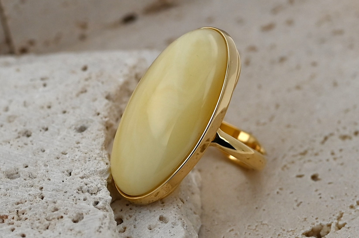 Duży Unikatowy Pierścionek Mleczny Bursztynowy, Unikat, Pozłacane Srebro 925