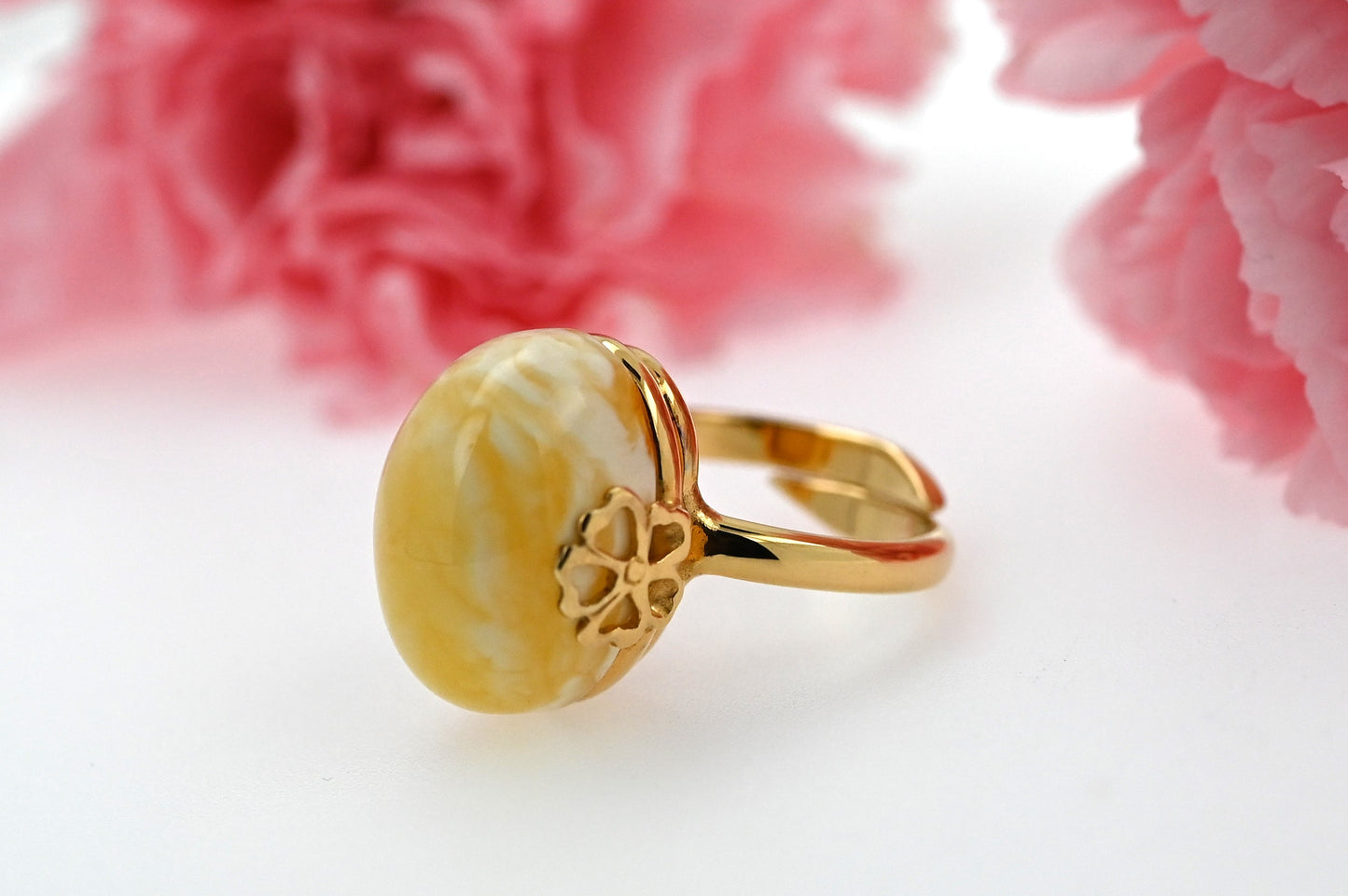 Amber Flower Ring, Milky, Gold-plated Silver