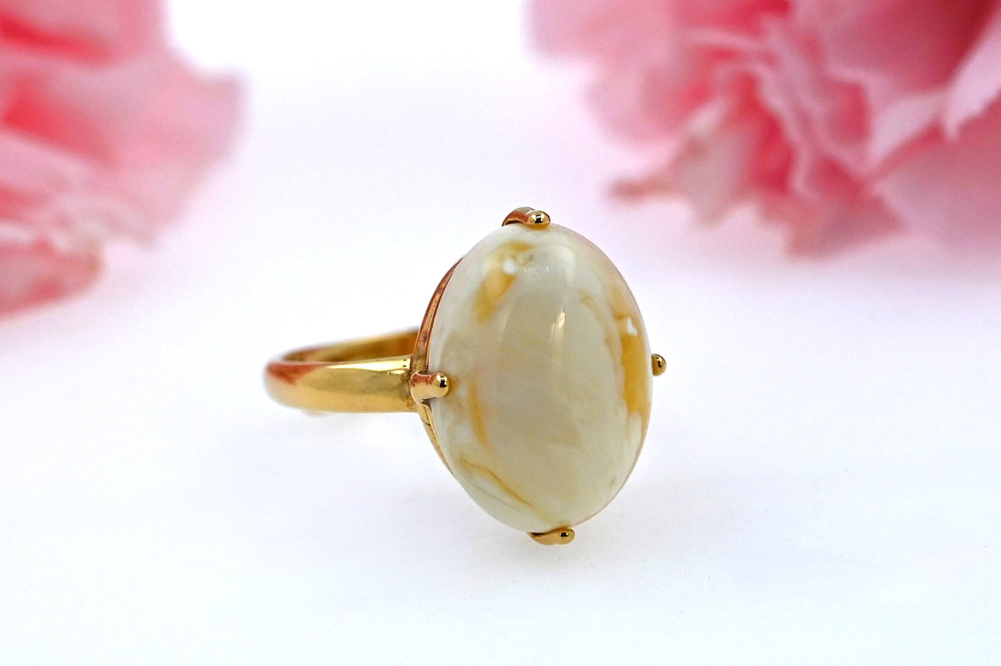 Amber Glow Ring, Milky, Gold-plated Silver