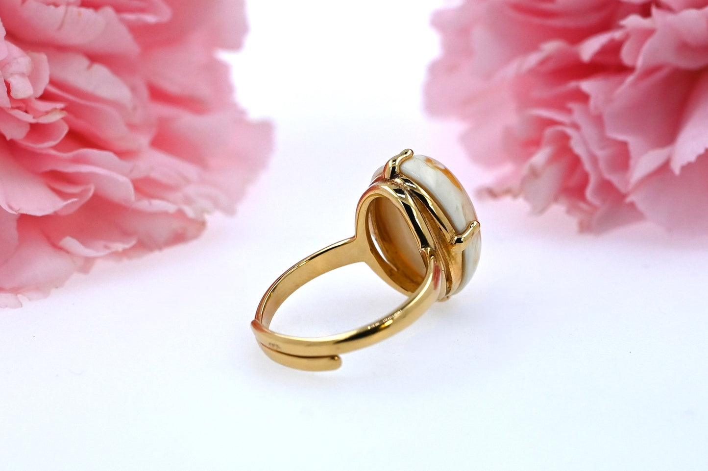 Amber Glow Ring, Milky, Gold-plated Silver