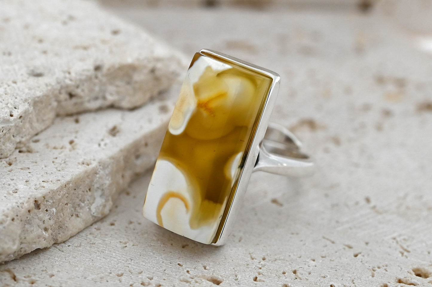 Unikatowy Prostokątny Pierścionek Mleczny Bursztynowy, Srebro 925