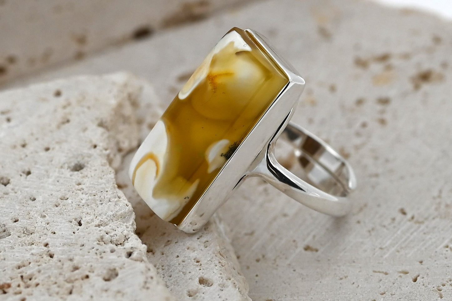 Unikatowy Prostokątny Pierścionek Mleczny Bursztynowy, Srebro 925