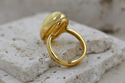 Unikatowy Klasyczny Pierścionek z Mlecznym Bursztynem Bałtyckim, Pozłacane Srebro 925