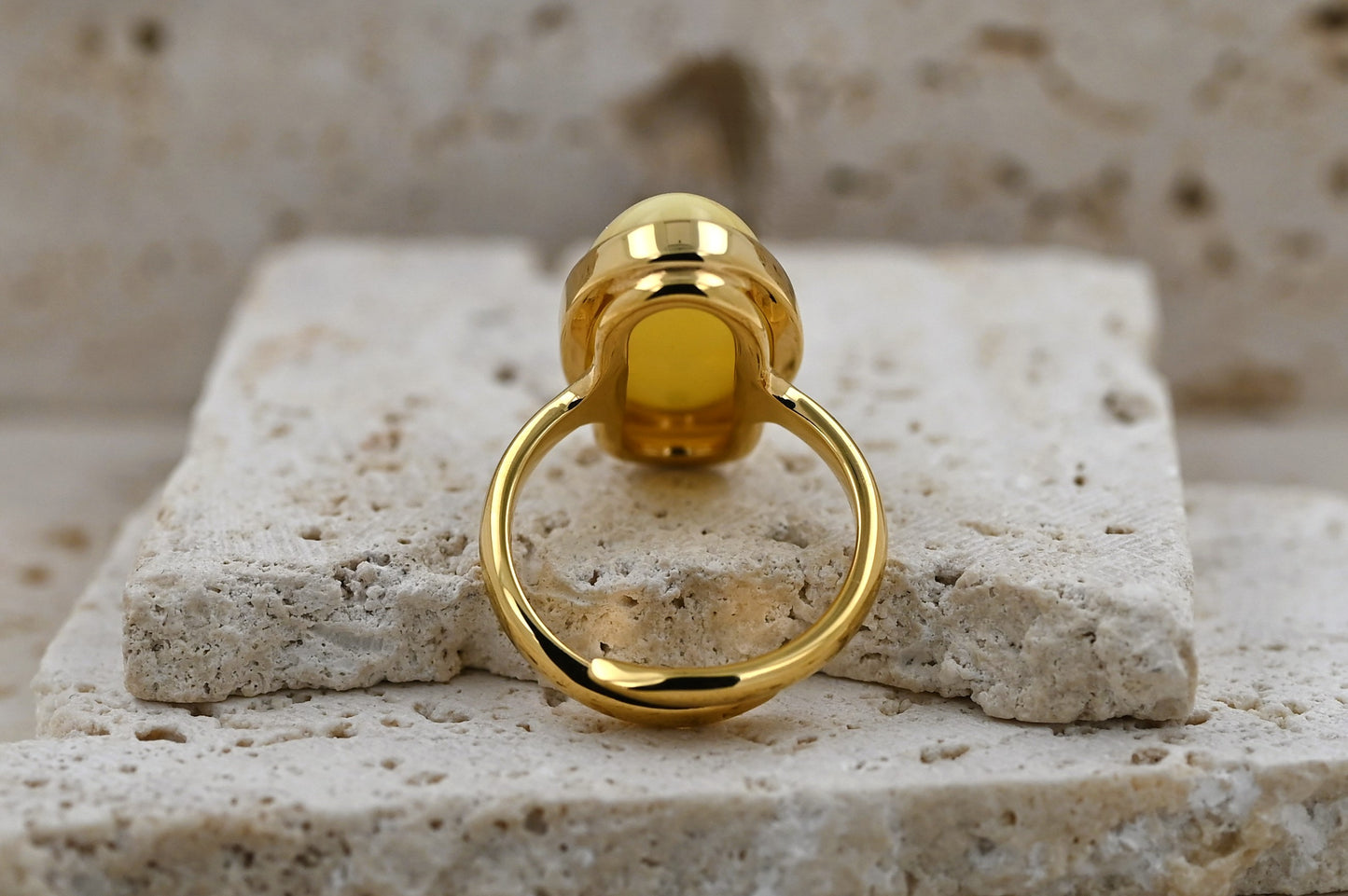 Unikatowy Klasyczny Pierścionek z Mlecznym Bursztynem Bałtyckim, Pozłacane Srebro 925