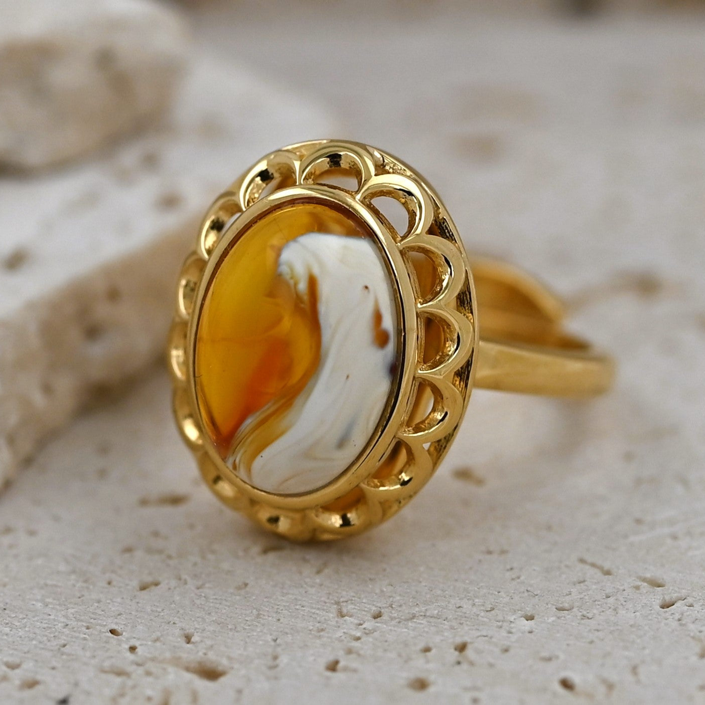 Unikatowy Pierścionek Bursztynowa Elegancja, Mleczny, Pozłacane Srebro