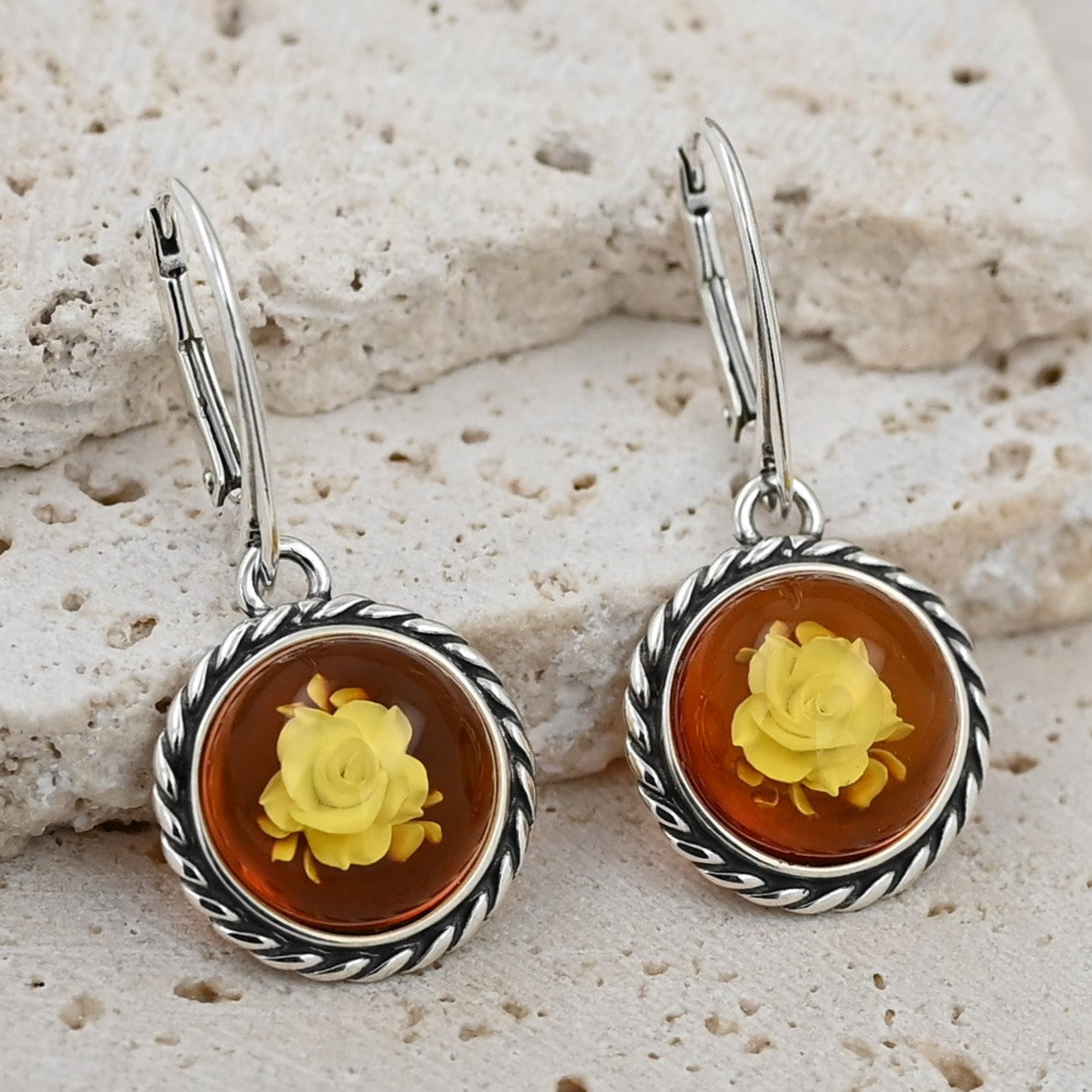 Kolczyki z Bursztynem i Rzeźbioną Różą Cameo | Srebro 925 | Elegancka Biżuteria