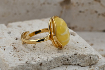 Pierścionek Bursztynowa Fala, Mleczny, Pozłacane srebro, Unikat