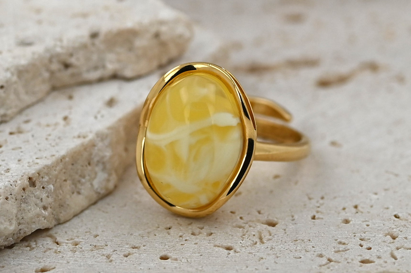 Pierścionek Bursztynowa Fala, Mleczny, Pozłacane srebro, Unikat