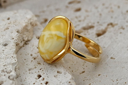Pierścionek Bursztynowa Fala, Mleczny, Pozłacane srebro, Unikat