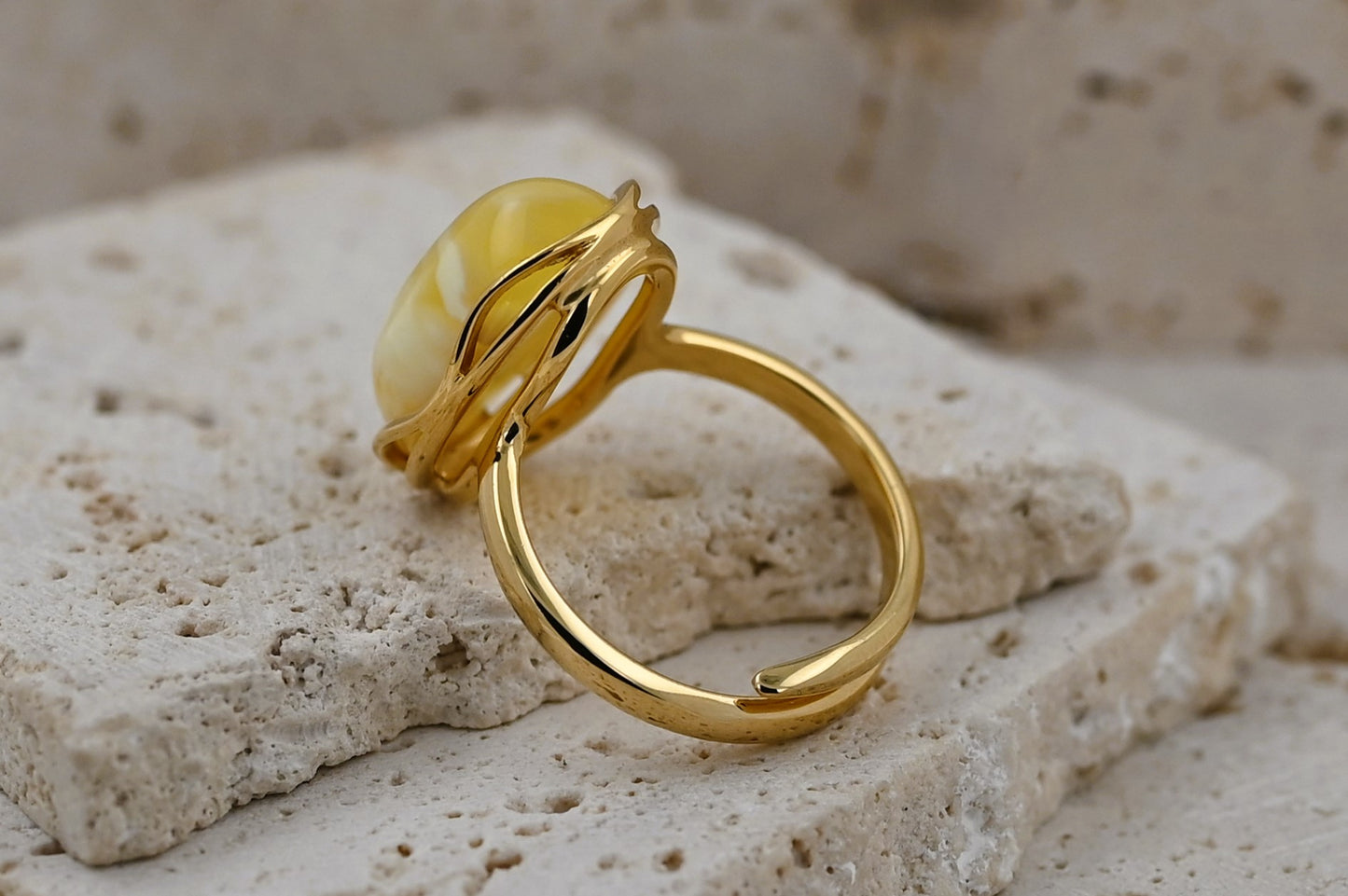 Pierścionek Bursztynowa Fala, Mleczny, Pozłacane srebro, Unikat