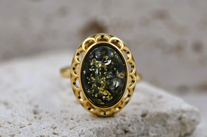 Pierścionek Bursztynowa Elegancja, Zielony, Pozłacane Srebro 925