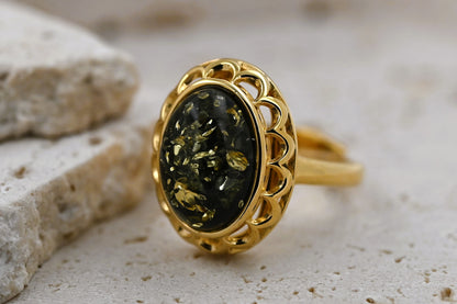 Pierścionek Bursztynowa Elegancja, Zielony, Pozłacane Srebro 925