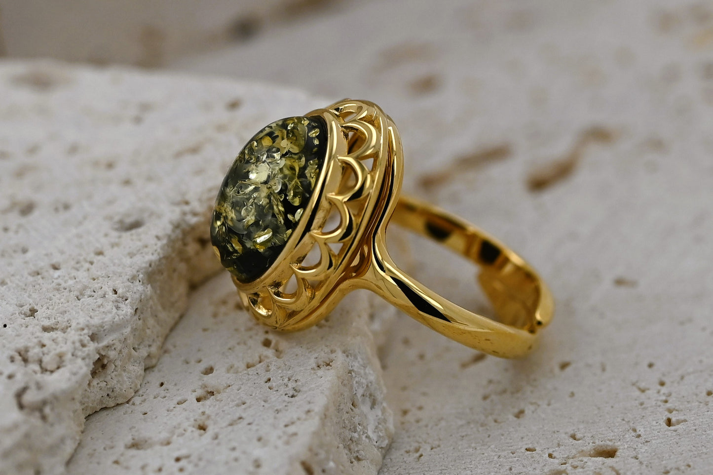 Pierścionek Bursztynowa Elegancja, Zielony, Pozłacane Srebro 925