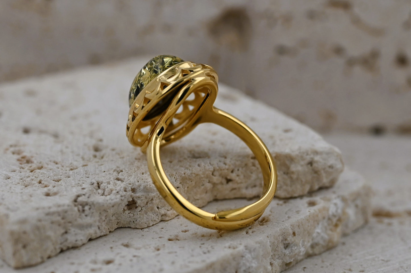 Pierścionek Bursztynowa Elegancja, Zielony, Pozłacane Srebro 925