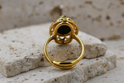 Pierścionek Bursztynowa Elegancja, Zielony, Pozłacane Srebro 925