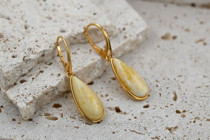 Kolczyki Bursztynowa Rosa, Mleczne, Pozłacane srebro