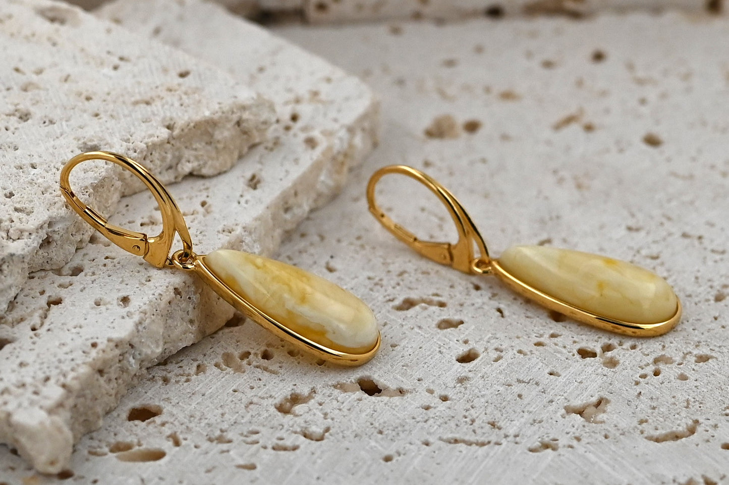 Kolczyki Bursztynowa Rosa, Mleczne, Pozłacane srebro