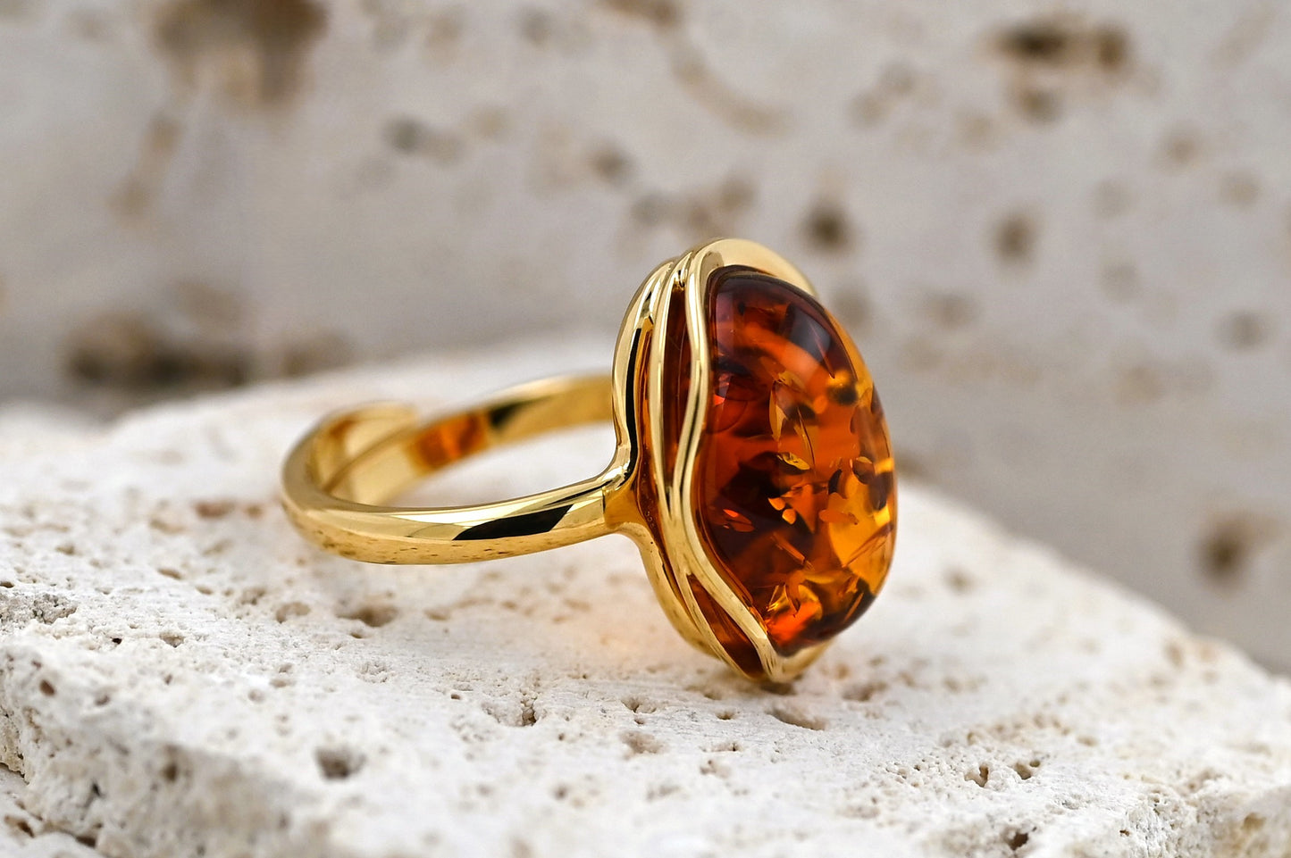 Amber Wave Ring, Cognac, Gold-plated Silver