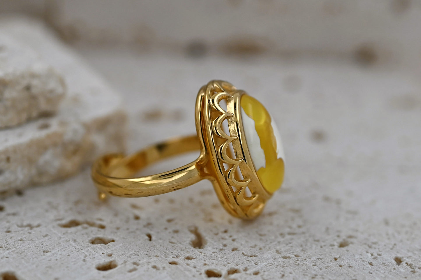 Amber Elegance Ring, Milky Unique, Gold-plated Silver