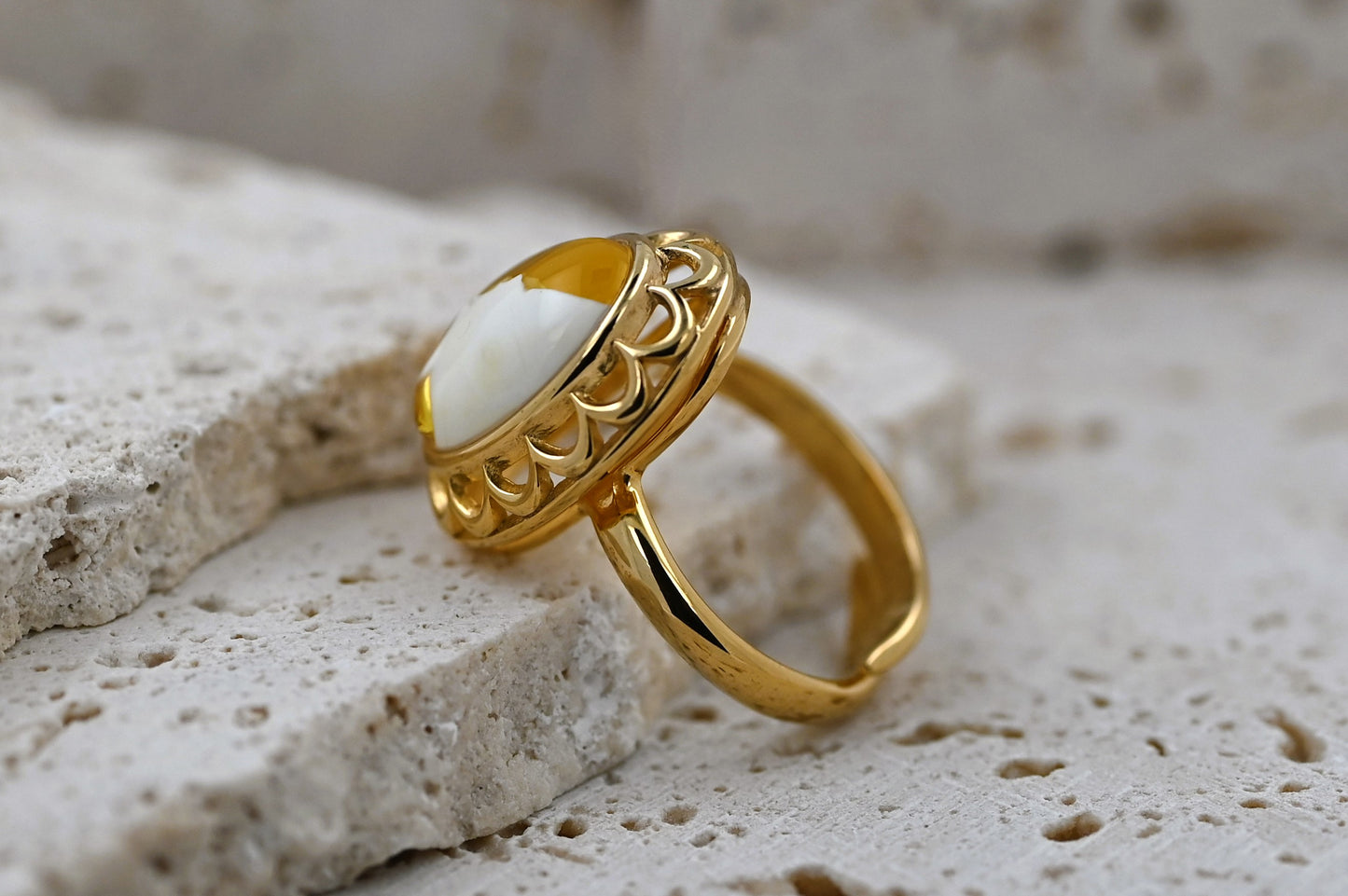 Amber Elegance Ring, Milky Unique, Gold-plated Silver