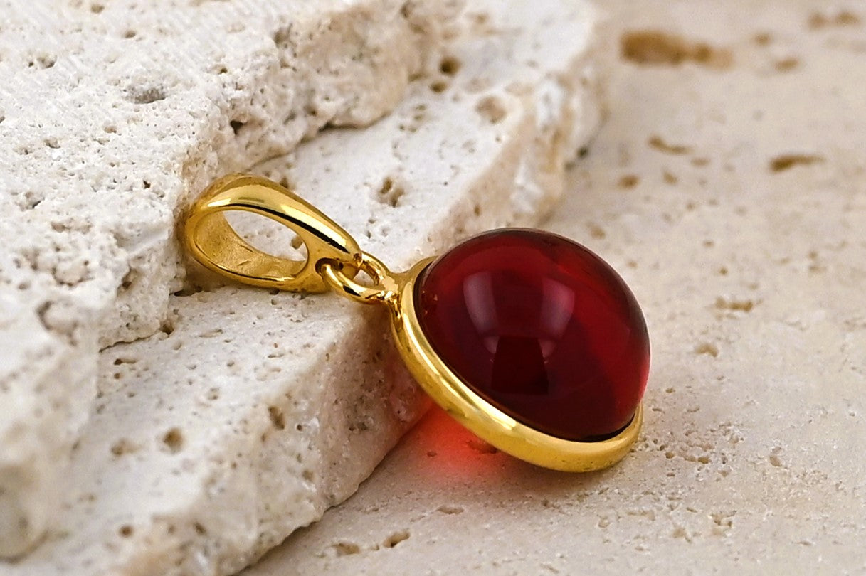 Wisiorek Bursztynowa Aura, Czerwony, Pozłacane Srebro 925