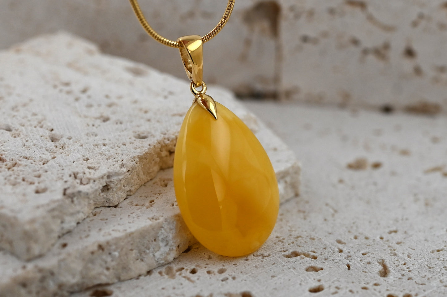 Amber Cloud Pendant, Yellow, Gold-plated silver