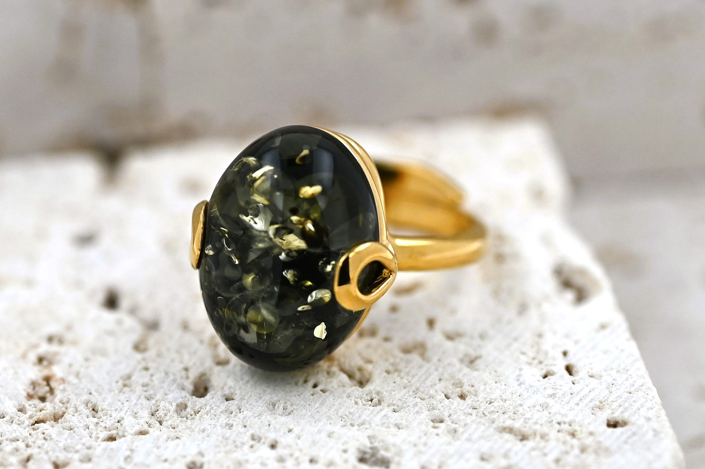 Amber Omega Ring, Green, Gold-plated silver