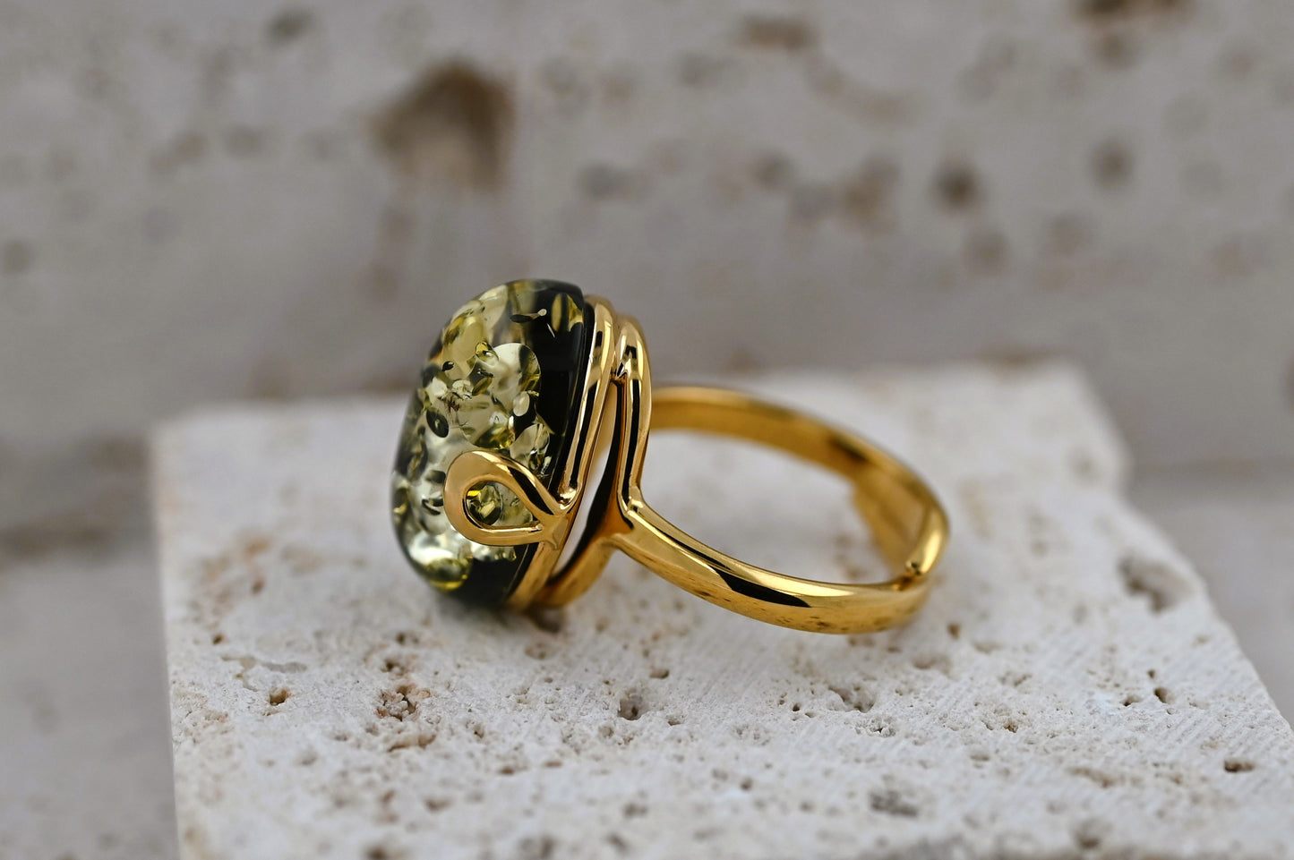 Amber Omega Ring, Green, Gold-plated silver