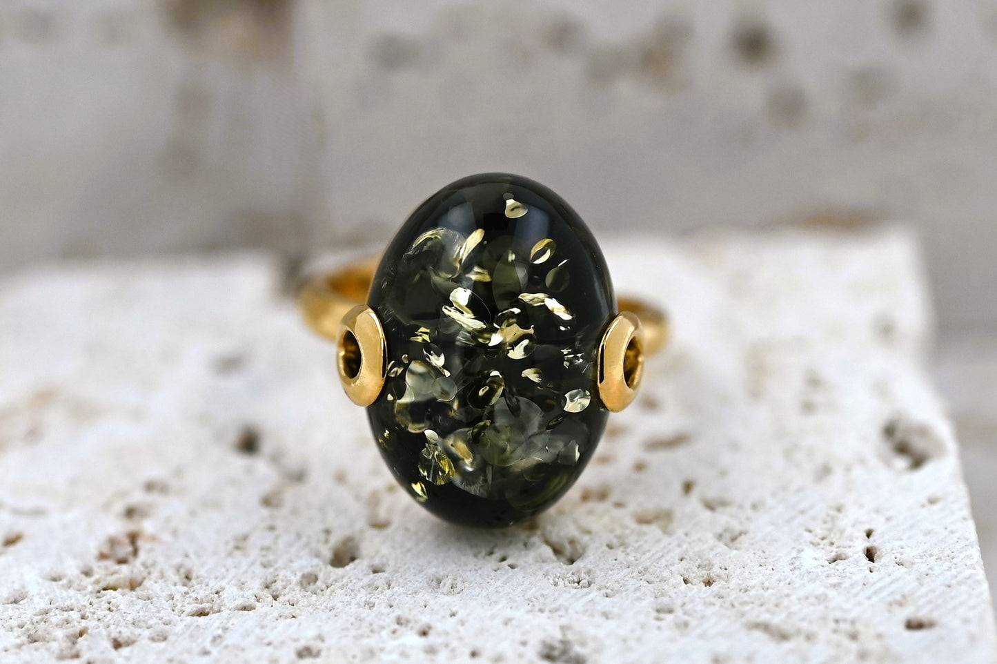 Amber Omega Ring, Green, Gold-plated silver