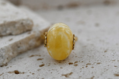 Amber Flower Ring, Milky, Gold-plated Silver