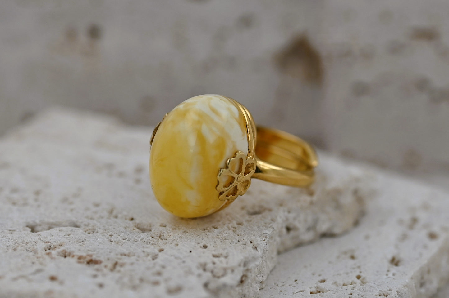 Amber Flower Ring, Milky, Gold-plated Silver