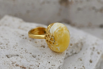 Amber Flower Ring, Milky, Gold-plated Silver