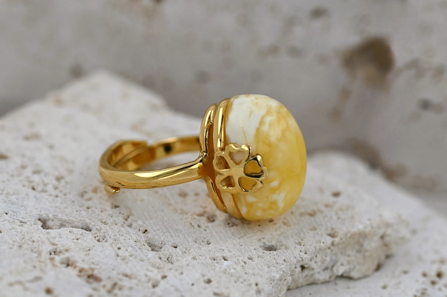 Amber Flower Ring, Milky, Gold-plated Silver